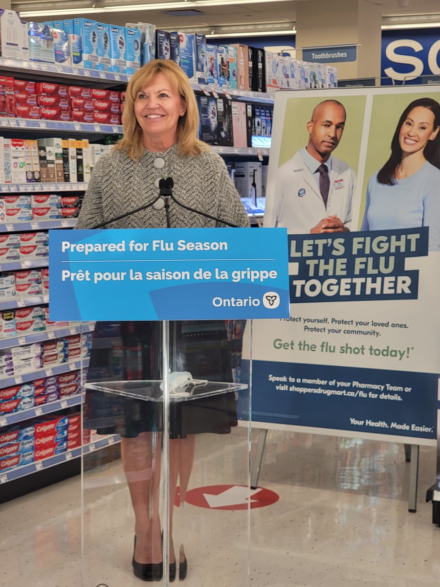 Thank you Hitesh for welcoming me to your pharmacy for the launch of Ontario's #FluShot program.

Starting in Nov., all Ontarians will be able to receive their flu shot. If you need your #COVID19 vaccine, you can safely get it when you get your flu shot. news.ontario.ca/en/release/100…