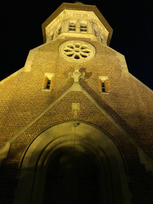 Rdv dans 10 minutes devant cette &eacute;glise 😘 https://t.co/s6Aqim6tAM<a href="/tag/rt"class="tags"><span>#rt</span></a>