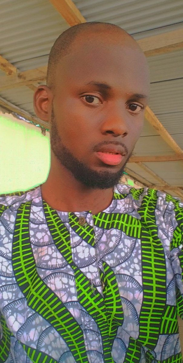 DohouLouis's tweet photo. Le courag ne consist pas à fè sn travail tel kon l'atten 2 vs,ce ki n'è ke compétence. Nn, le courag è une kalité du ❤ ki porte à réfléchi é à agir cntr la facilité, avc sages dans dè circonstanc dificil. Le courag n'exist pa en théorie, il ne peut se démontrer ke dans l'action https://t.co/0361YGxXfA