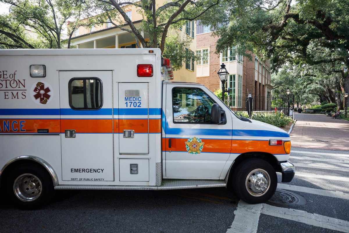 CofCalumni's tweet photo. During #FallAlumniWeekend, join @CofCSSM + @CofCehhp for "Tales from Healthcare Frontline", a panel of distinguished alumni medical professionals on Fri., Nov. 19, 4-6 pm at Rita Liddy Hollings Science Center, Rm 101. Find more info + tickets: https://t.co/gvJ24ov27f #CofCFAW https://t.co/wo74tISuDV