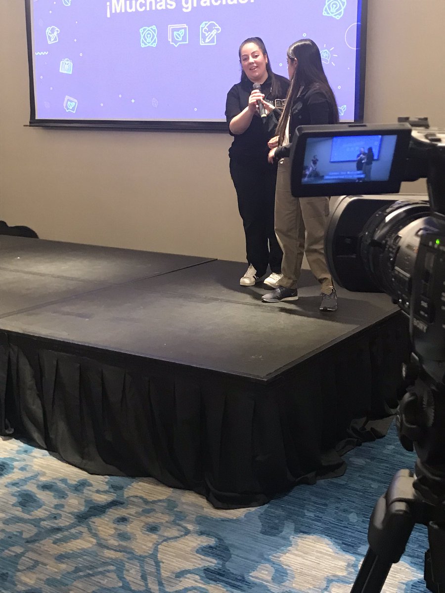 patucomendez's tweet photo. La Escuela de la Provincia de #Chubut presentando su Proyecto en el Concurso #FLBPA, sobre #MIP #ChaquetaAmarilla
@TwitCASAFE https://t.co/ChNDrxB9vA