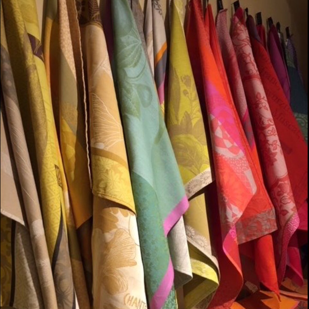 #teatowels #kitchen #kitchenteatowel #colorful #thefittingroomdallas #dallasshopping #luxury #luxurious