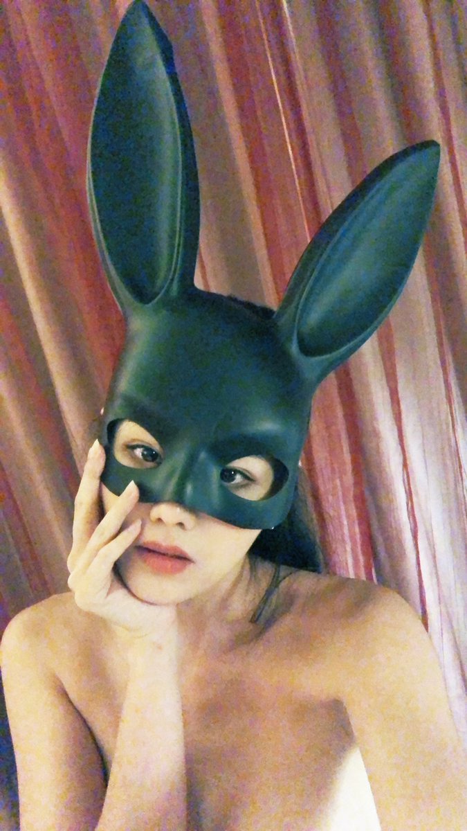 Rabbit Waman 👽

Support me >> qrco.de/nanzii