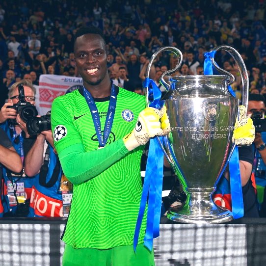 LDNFootbalI's tweet photo. Liverpool (5) and Manchester City (6) have now both conceded more goals in the Champions League this season than Chelsea did in our entire winning campaign last season (4).

The greatest defence on the planet. https://t.co/Jegw6cXxMJ