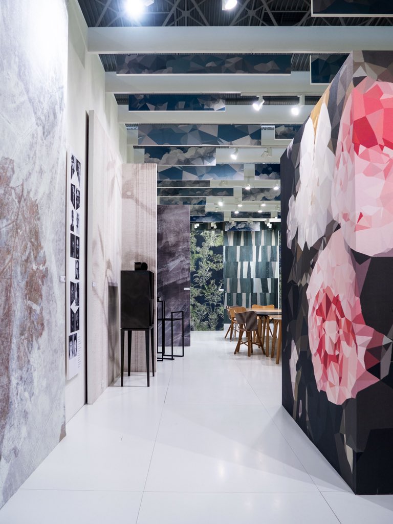 gumdesign_gab's tweet photo. STYL’EDITIONS _ CERSAIE 2021
art direction gumdesign
A booth born from the need to communicate new types of product: wallpapers, ceramic slabs, sound-absorbing panels, mall-size ceramic tiles.
#cersaie #styleditions #booth #stand #artdirection #gumdesign #wallpaper #ceramic https://t.co/AOICAI6IP3