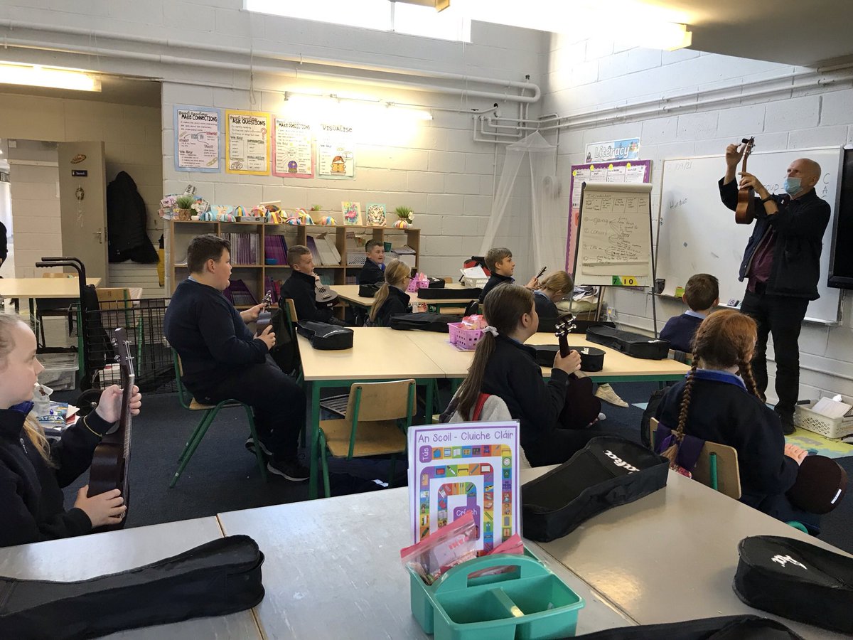 Scoiliosa1's tweet photo. 1st to 6th class have started ukelele lessons this term and itโs a huge hit! Every Tuesday we strum to our heartโs content and our sweet melodies fill the halls! Some love it so much theyโve used their pocket money to buy their own to practice at home ๐ถ @artscouncil_ie https://t.co/RPDhkewSUL