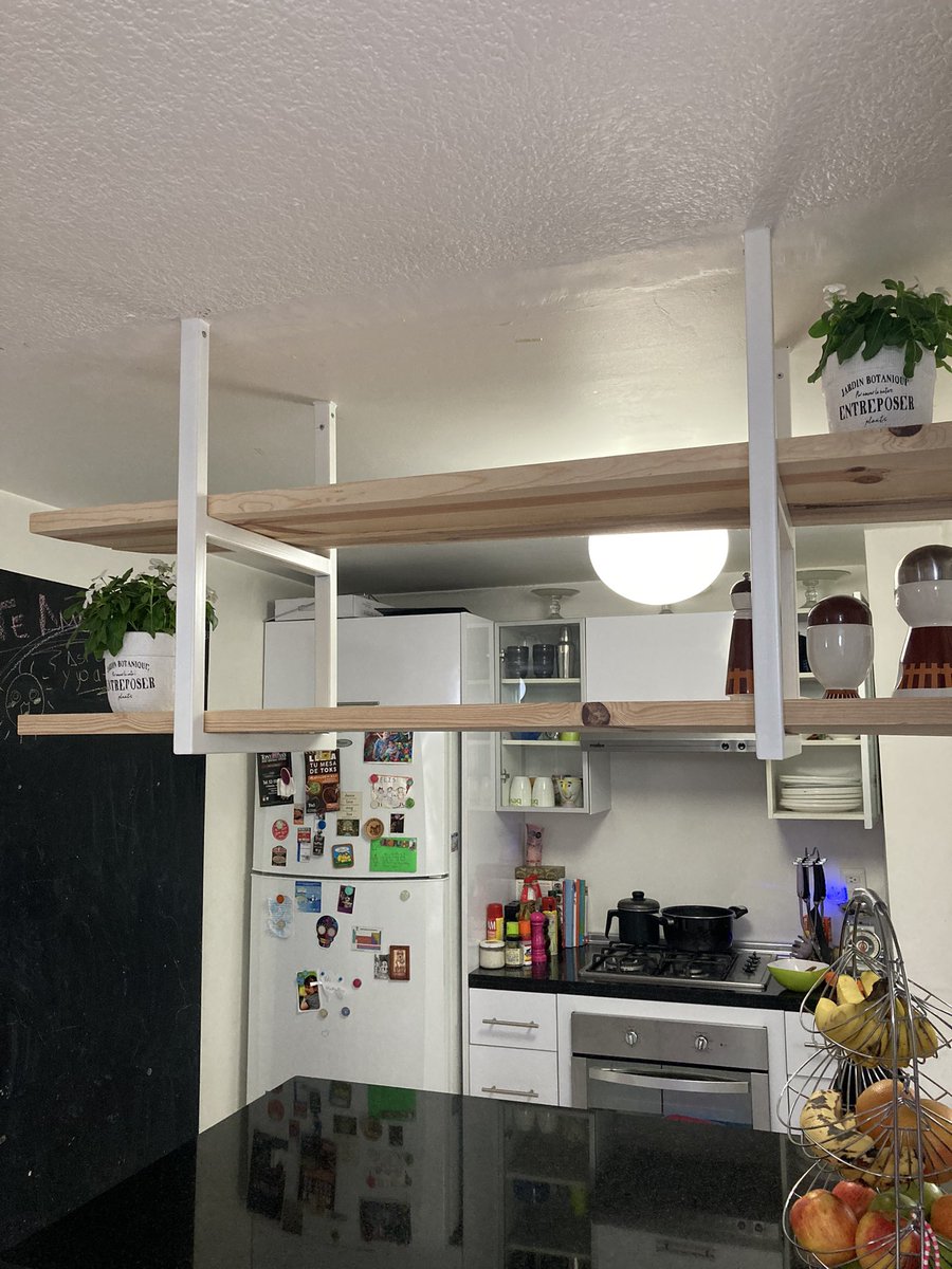 MilanoRooms's tweet photo. #FelizMartesATodos y #todas ahora nos toco renovar un pequeño espacio que agregara espacio,diseño y decoración en la #cocina. Añadimos repisas de madera en su color natural, dándole calidez, contrastando con el granito de la barra y manteniendo abierto el espacio🙌🏼fue un #éxito! https://t.co/cmb1GmfoE2