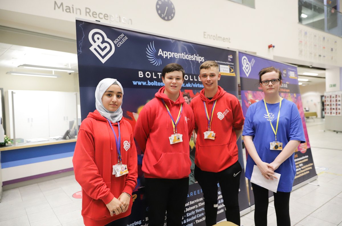 BoltonCollege's tweet image. 🔹Thanks to everyone who attended our Young People's Open Event tonight - over ⚡𝟒𝟎𝟎 𝐯𝐢𝐬𝐢𝐭𝐨𝐫𝐬⚡
🔹Thanks also to our team of volunteers who received fantastic feedback from our guests. 
🔹Our next event is on Weds 17th November. Register here: boltoncollege.ac.uk/register-open-…