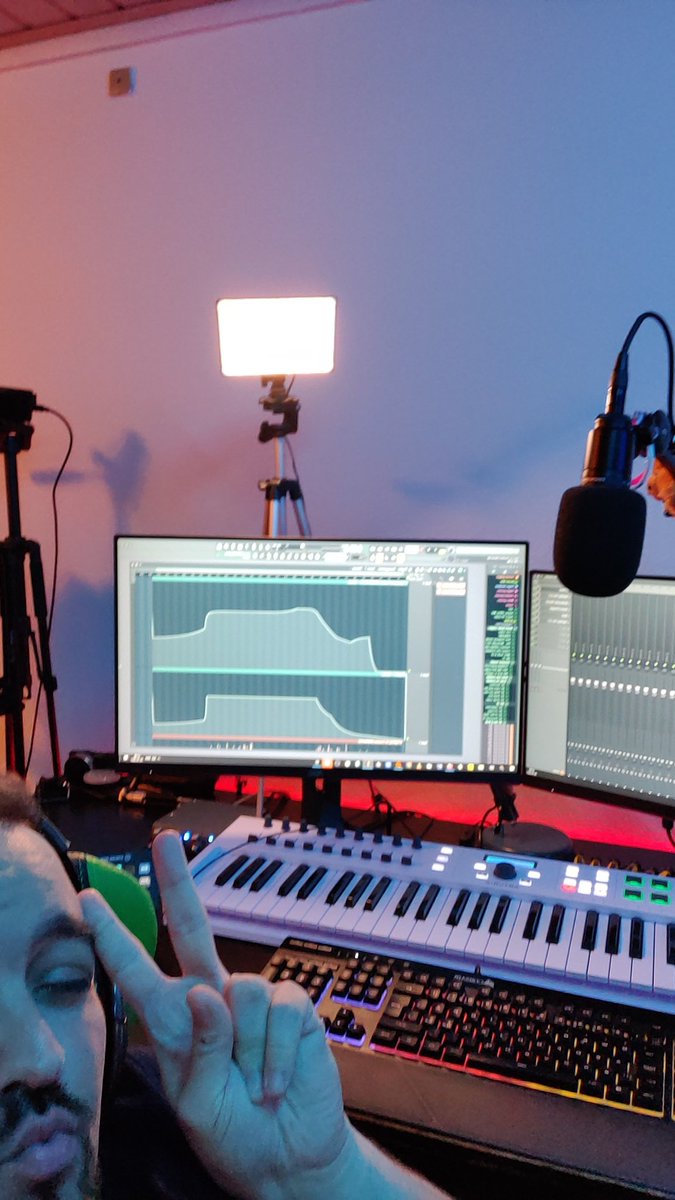 TheDanielKandi's tweet image. My love has gone home after 2 days of getting to know eachother. That feeling ❤️live on twitch.tv/DanielKandiOff… 😍 live with my new Collab single with @TempleOneMusic &amp;amp; @GidSedgwick plus more!!! #alwaysalive #asotfam #fsoefam #trancefam #troncefam ❤️