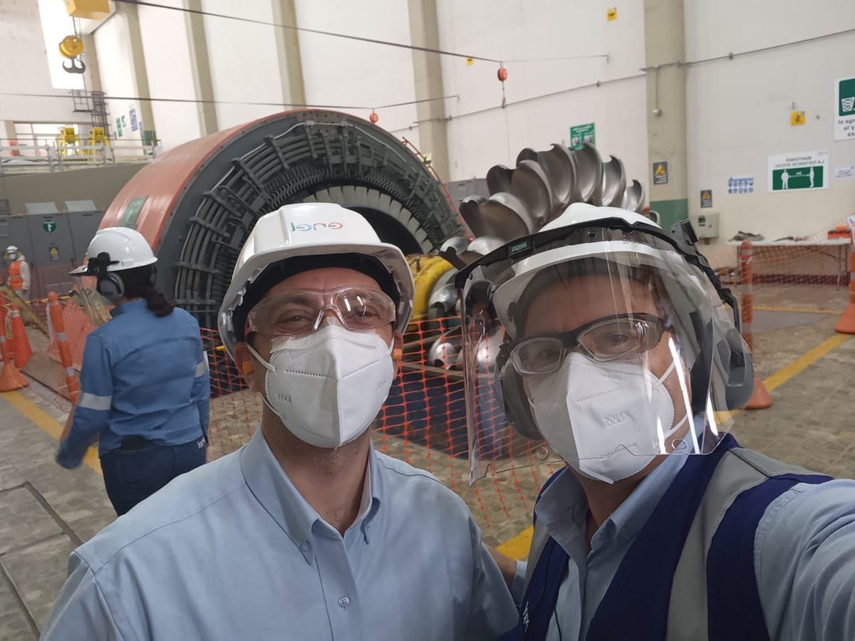 fragale_marco's tweet photo. Desde nuestras instalaciones les presento a parte del equipo @EnelPeru💪Gracias a su labor en pandemia, la generación y distribución de energía no se detuvo. Aún en momentos difíciles el compromiso de llevar luz a hogares e instituciones se encuentra más firme que nunca🙌 https://t.co/20T917d3Gn
