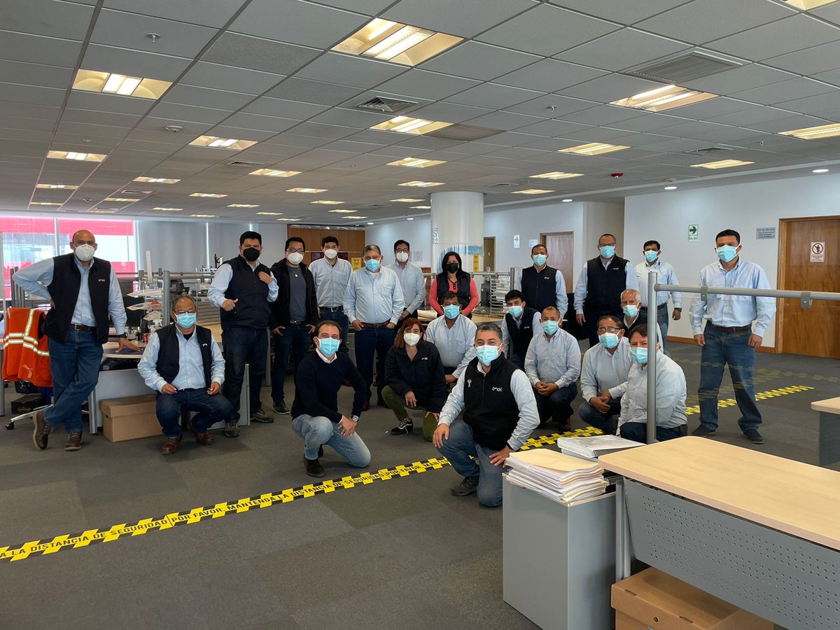 fragale_marco's tweet photo. Desde nuestras instalaciones les presento a parte del equipo @EnelPeru💪Gracias a su labor en pandemia, la generación y distribución de energía no se detuvo. Aún en momentos difíciles el compromiso de llevar luz a hogares e instituciones se encuentra más firme que nunca🙌 https://t.co/20T917d3Gn