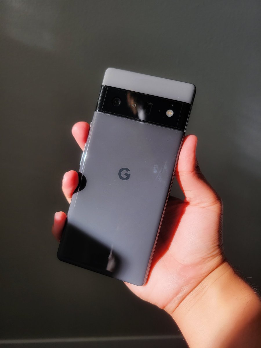 ZarifAli9's tweet photo. Oh hello @madebygoogle 👀
#PixelFallLaunch #giftfromgoogle #teampixel https://t.co/uBjxk7TSFr