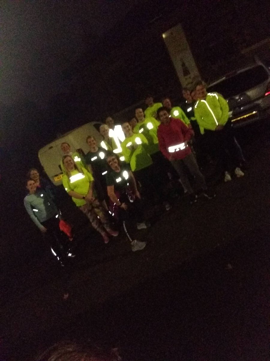 BirstallFit's tweet image. We love Church Lane so much that we did a minimum of three 2minute hill reps so we could enjoy it even more😉

Followed by a cheeky fizzy drink in the local 🥤

Fab Running Everyone 💪

#hillsareourfriends
#darknights #brightstripes 
#morethanjustarunningclub 💚