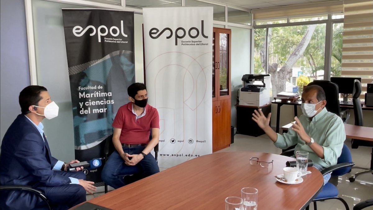 fimcmespol's tweet photo. Alejandro Chanabá, Decano de la FIMCM y Jonathan Cedeño, Coordinador de la carrera de Oceanografía sostuvieron una entrevista con periodistas de @tctelevision para analizar las causas del percance suscitado el día de ayer, de una embarcación con el puente de la Isla Santay. https://t.co/Bs3a0JhDLn