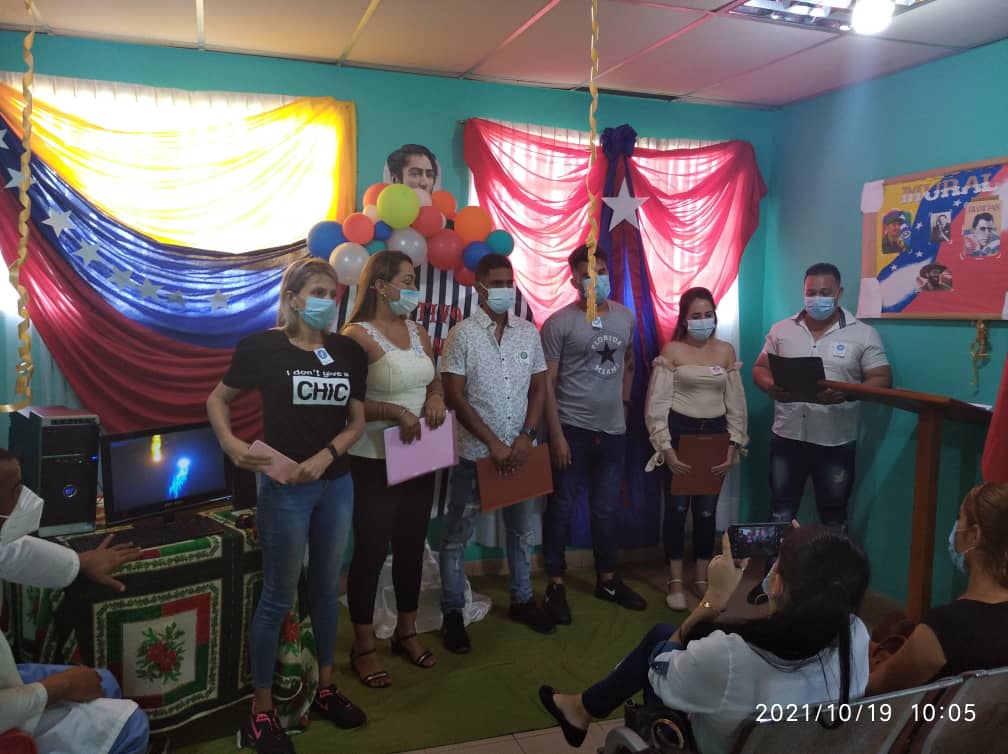 Katy48664637's tweet photo. Se realiza en él @LloviznaLa Activo Juvenil.Avanzar es la tarea , retroceder no es opcion. Los Jóvenes de #Bolivar estamos con la #Revolucion .🇨🇺
#CubaCoopera @Cubacooperabol2 @cubacooperaven @LloviznaLa @AdanVillavicen5 @AnayansyPR #SomosContinuidad #HeroesdeLaSalud https://t.co/AcjhPpU8cJ