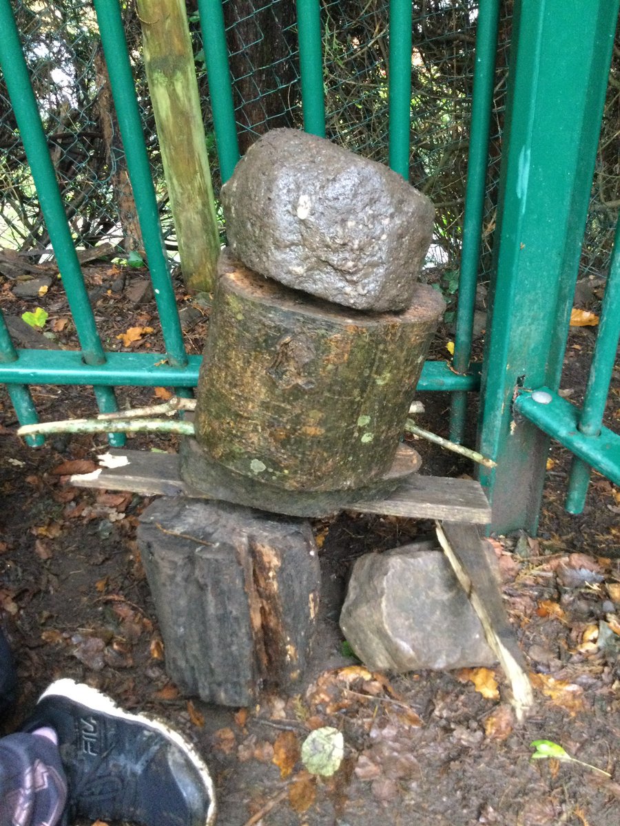 PPSMrCleaves's tweet photo. A wonderful morning in the very damp forest classroom making rock statues based on the art work of English born artist Ted Harrison who moved to the Yukon. The stone statues are Inuit statues called Inukshuk. @PPSExpresiveArt #PentrepoethProud #PPSAllaboutlearning https://t.co/2CO3gsBG0G