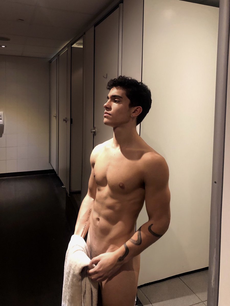 AndresGueevara's tweet photo. Baby, read my lips https://t.co/KFpDStlGjG