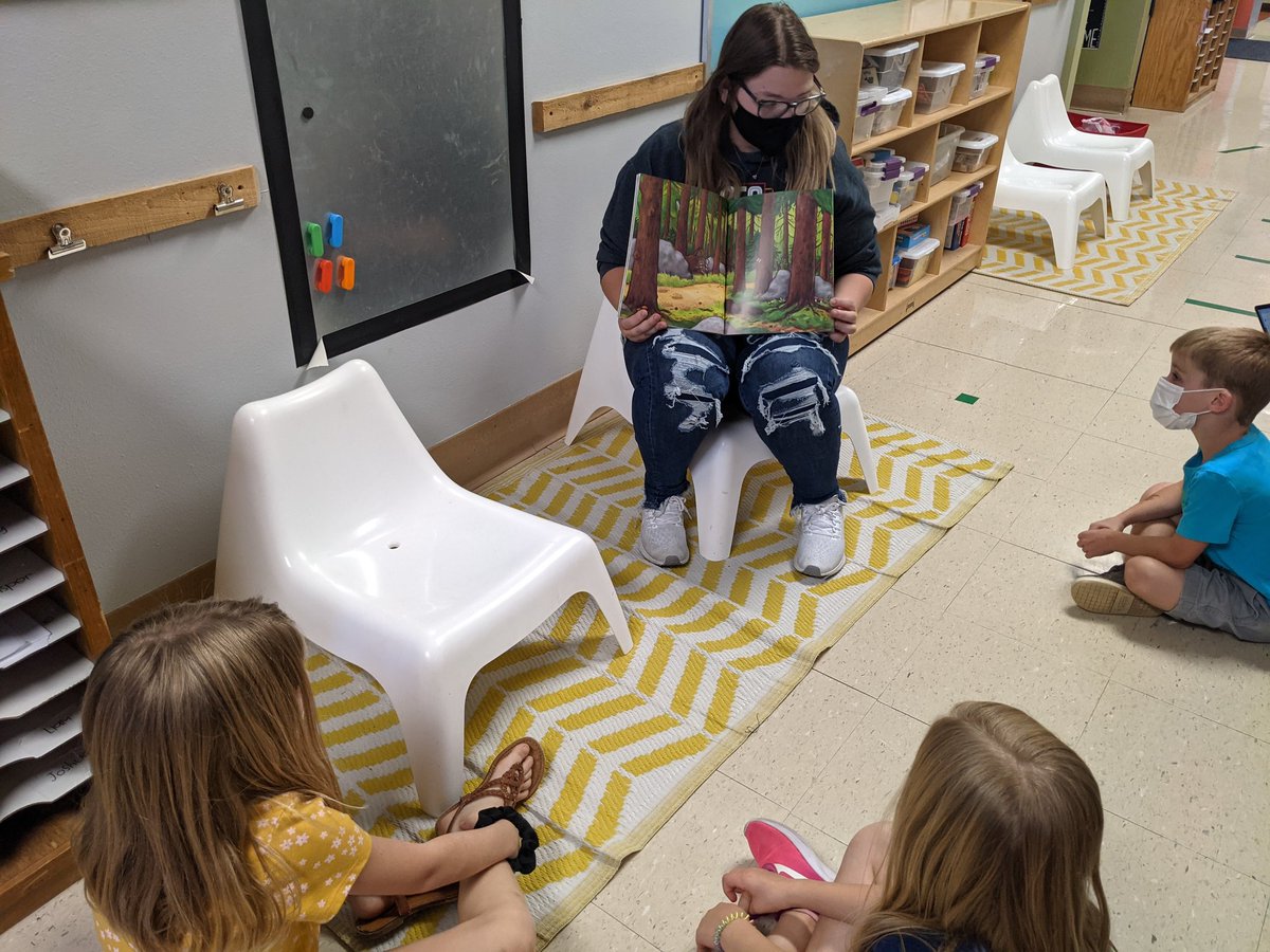 LPS_EIP's tweet photo. Miss Kirsten's students @1stGradeEppler loved The Gruffalo! They did an amazing job of analyzing the story elements--very deep thinking. #ThisIsEIP https://t.co/rME7g2Pfqj