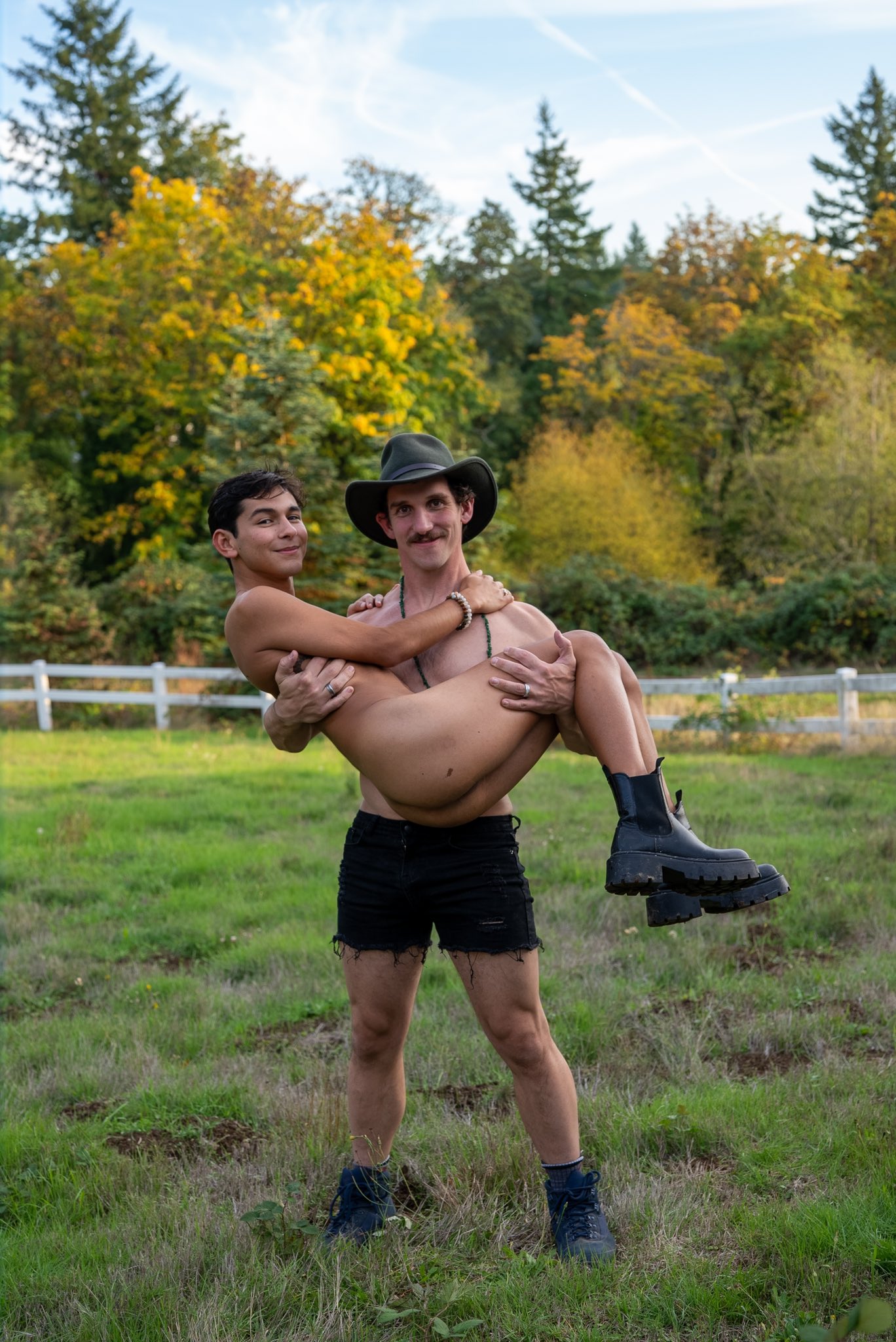Thanks for spending the week with us @Damien_X_ ?????? #gayfarmer https://t.co/8AX1CYxF25