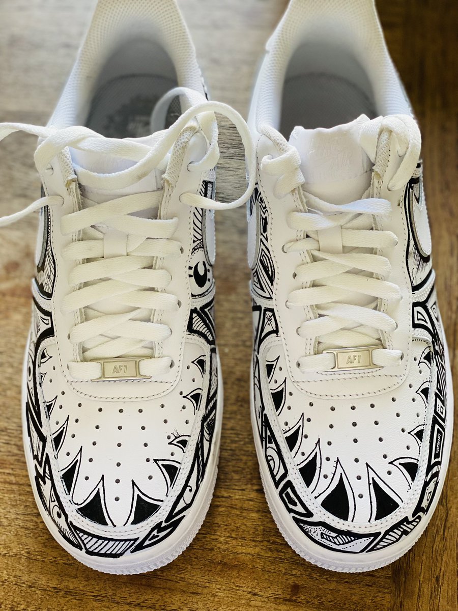 PyroleRed's tweet photo. #art#custom#shoes https://t.co/QbwKfuMLAt