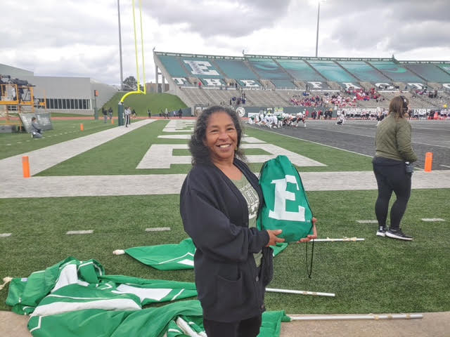 ycschools_us's tweet photo. One of our many great Science Teachers, Paula Sizemore was honored at EMU's football game at half time last Saturday, October 16th. We thank her for all her hard work and dedication to YCS!😀 https://t.co/mce2r32elt