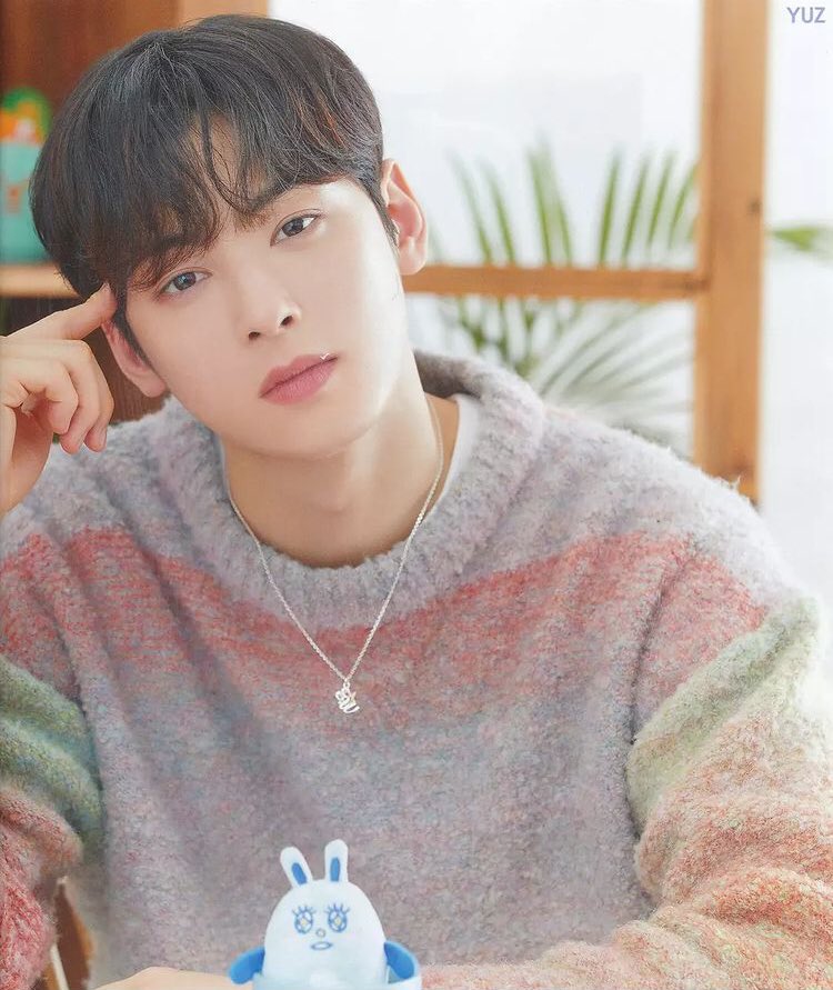 CEWJamie's tweet photo. Eunwoo, why are u so radiant? 🥺♥️ 

 #CHAEUNWOO #차은우 https://t.co/7npAQq4cxA