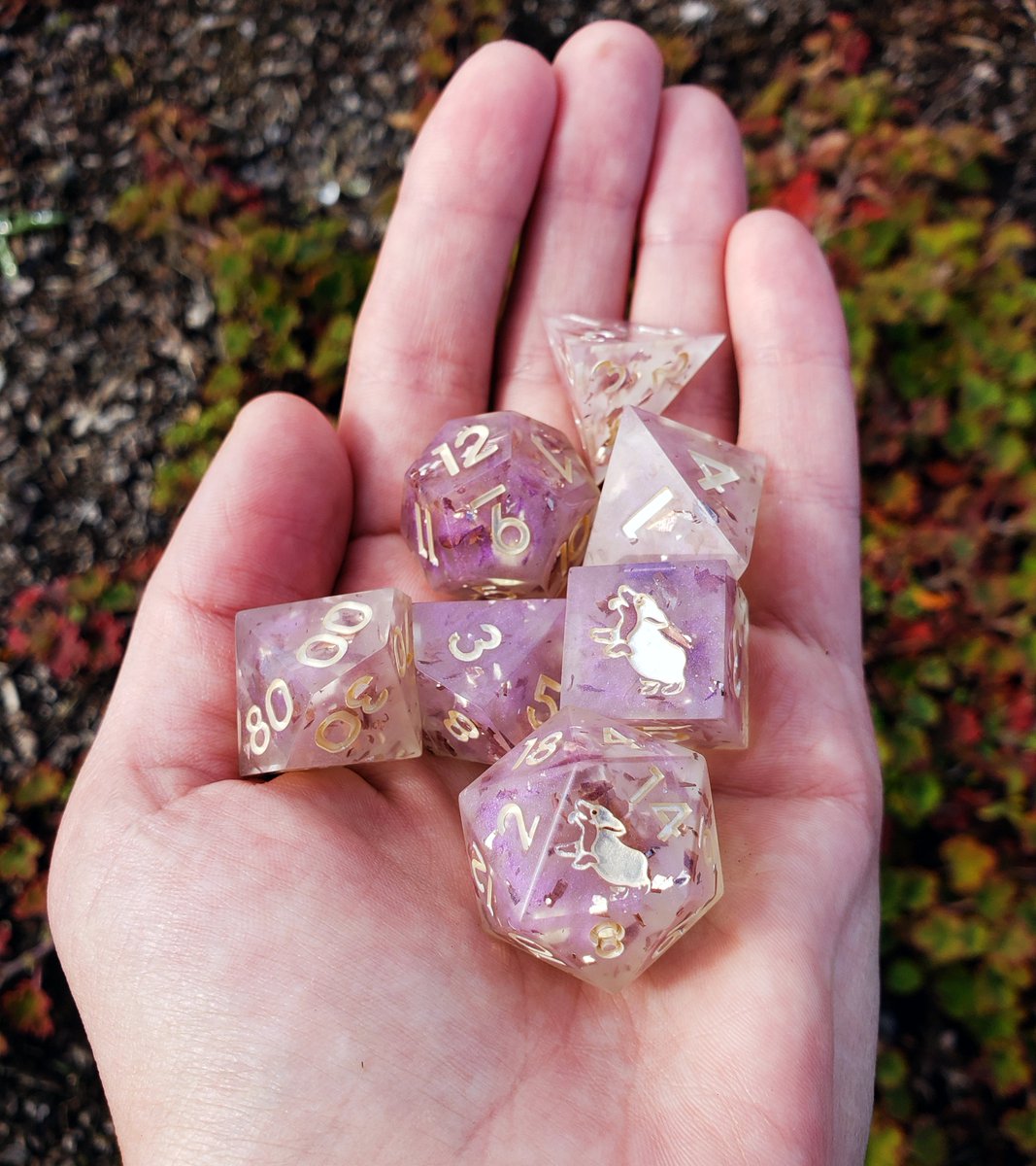 OhRachel190's tweet photo. Two of the newest sets I finished this afternoon for #Critober!
Getting back into the swing of dice-making has been so much fun, I cannot believe how much I missed it🖤
#DnD #TTRPG #Pathfinder #LevelUpDice #CritCast #CritCastResin #Resin #ResinCasting #ResinCraft #ResinCrafting https://t.co/GFmuI6JqdK