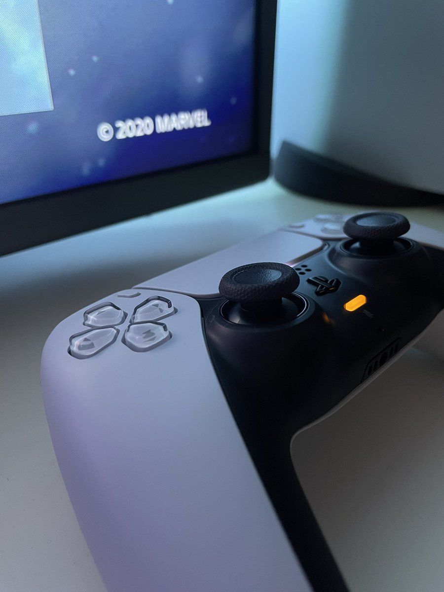 rastru's tweet photo. Winter is coming #PS5 #newsetup https://t.co/Bt0TiVa6UM