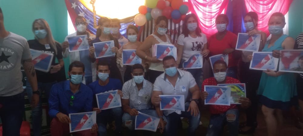 Katy48664637's tweet photo. Los jóvenes del @LloviznaLa "Ser internacionalista es saldar nuestra propia deuda con la humanidad" 🇨🇺
#HeroesDeLaSalud @Cubacooperabol2 @cubacooperaven @AdanVillavicen5 @AnayansyPR @LloviznaLa #ACubaPonleCorazon #CubaPorLaVida @Yuss74368386 https://t.co/INsCn3Nyqe