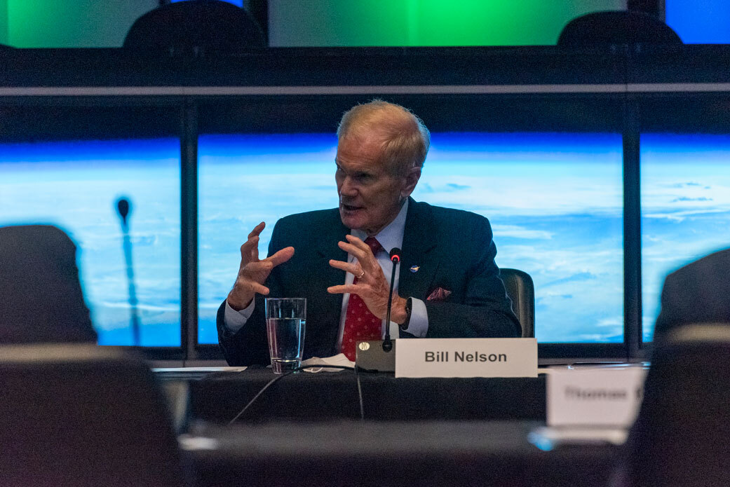SrGaia's tweet photo. #EarthVitalSigns: NASA Leadership Visits JPL, Discusses Climate Change and Mars https://t.co/Fp4nq4HfiF #ClimateChange https://t.co/iwbMDebn7z