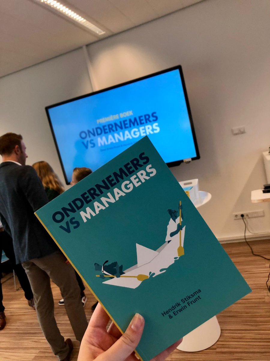 ErwinFrunt's tweet photo. Een boekpresentatie! Wat een geweldige middag met een magische afsluiting. Het boek is te koop via https://t.co/11rMapp7e1 https://t.co/PN9Rk1eDyK