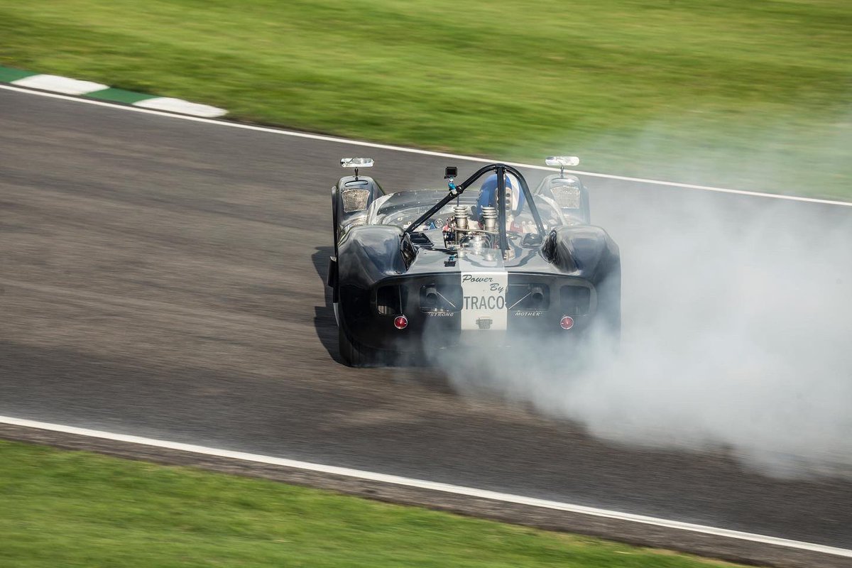 ShiftLightNeil's tweet photo. #78mm @GoodwoodRRC was brilliant! I loved wielding the camera there on Saturday. I’ve got to go again! @GoodwoodMC https://t.co/4Z0vtyoMZh