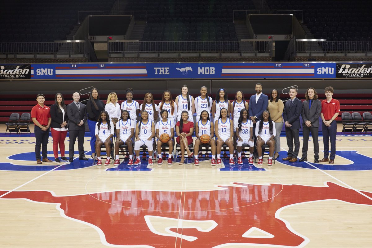 SMUWBB's tweet photo. Your 𝟐𝟎𝟐𝟏-𝟐𝟐 SMU Women’s Basketball Team! 📸✨

#PonyUp 🐎⬆️ #SMUWBB https://t.co/x5pF3HHyAJ