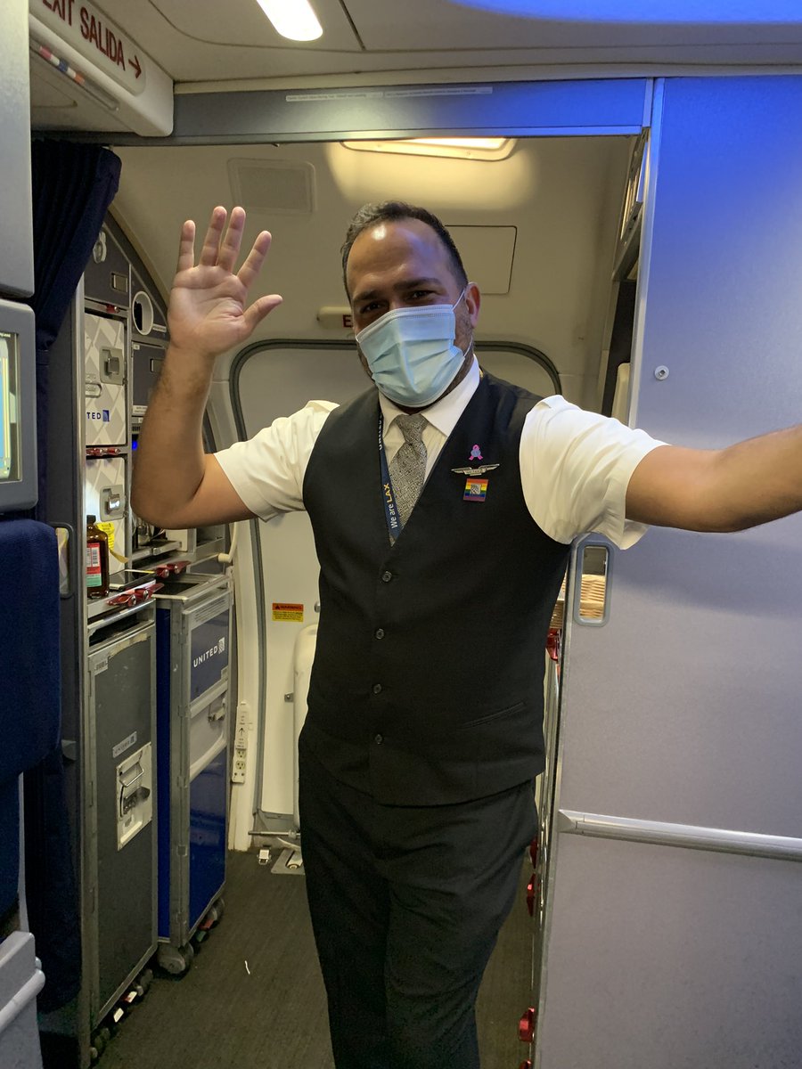 acdigirgis's tweet photo. German’s last flight from LA… moving on to LAS. Have fun! #UAIFSbaseLAX #beingunited @weareunited @MarieLAX_united https://t.co/J3Xwg4zJRv