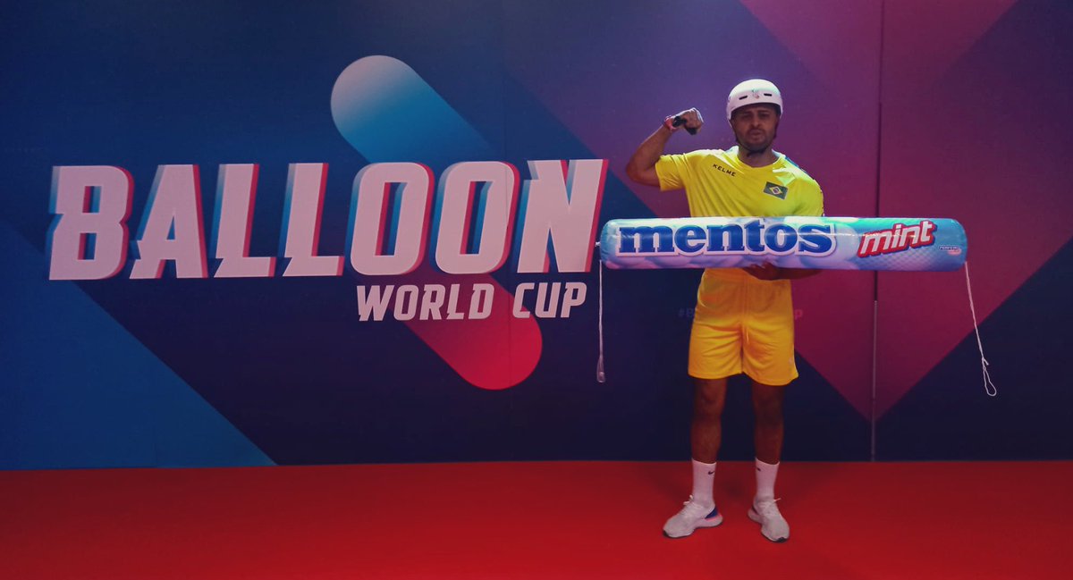 Mentos_Esp's tweet photo. Diego Mendez, representando a 🇧🇷 Brasil, fue uno de los contendientes que más guerra dio dentro de la jaula de cristal. ¿Lo veremos el año que viene?
#BalloonWorldCup https://t.co/4jkBu3a1iz