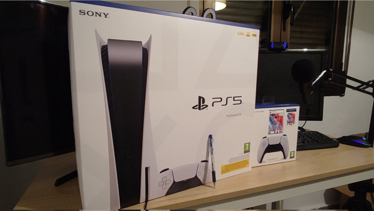 🚨SORTEO ÚNICO

Véis esta PS5 de Disco, con un mando extra y el NBA2K22?

Pues el bolígrafo que hay delante de la PS5 puede ser tuyo

Requisitos
♥️
RT
Follow:<a href="/WGA_eSports/">World Gaming Arena</a>

Este viernes haré el sorteo
Mucha suerte, porque el boli creo que no funciona😋
PD: Otro pesao con la fotito