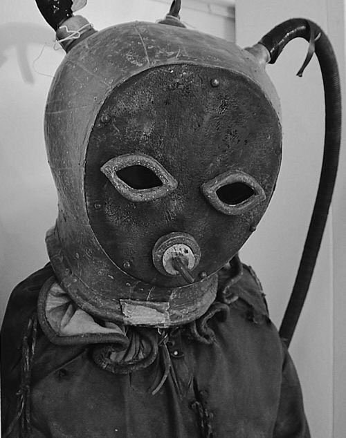 AzulScuba's tweet photo. Traje de buceo 🤿1700s diving suit…
#AzulScuba #UnMarDeAventuras
#Scuba #CursosPADI #BuceoVenezuela #CursoDeBuceo #PADI #BuceoCaracas #ScubaDiving #Underwater https://t.co/kuqNDIFCcc