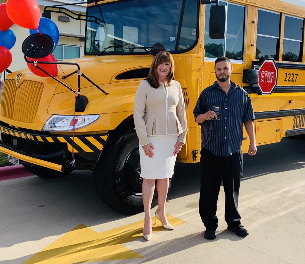This week we are #AISDproud to recognize Transportation employees like Danny Webb, Master Technician &amp; recent Golden Rave recipient! This team works together every day to put our students &amp; safety first🚍We appreciate you!