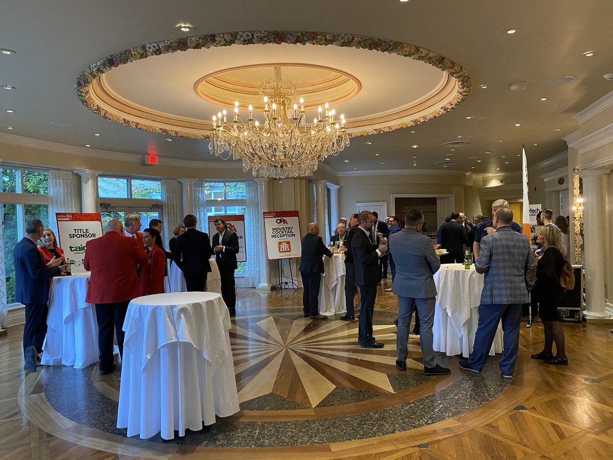 Hardlinesnews's tweet photo. .@home_hardware Industry Reception at the #HardinesConference https://t.co/vsFqAFmJeb