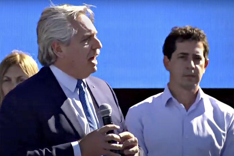 Politica_ln's tweet photo. Un intendente criticó la falta de respuestas y la Casa Rosada cortó la transmisión y borró el video de un acto de Alberto Fernández https://t.co/rQCwlDCnL2 https://t.co/1svWv82jaO