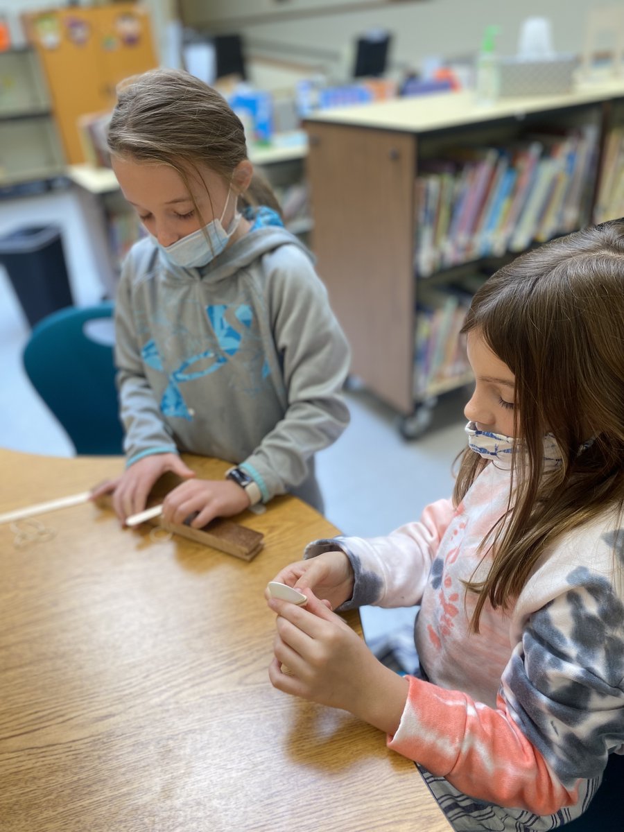 MsAshley_FFES's tweet photo. It's STEM Week! We are crafting boats and discussing displacement in the water. We are launching balls with the potential energy within popsicle sticks and elastics by making catapults. We are creating with Strawbees! @PlymouthSch @ppsedtech #MassSTEMWeek @FFESPlymouth https://t.co/OcaEMNI0yn