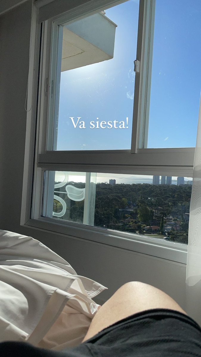 blackgecko171's tweet photo. Esta mal dormir a esta hora? https://t.co/TzLj5MVS8g
