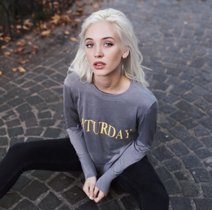 Emily Bell (@isolateddream) on Twitter photo 