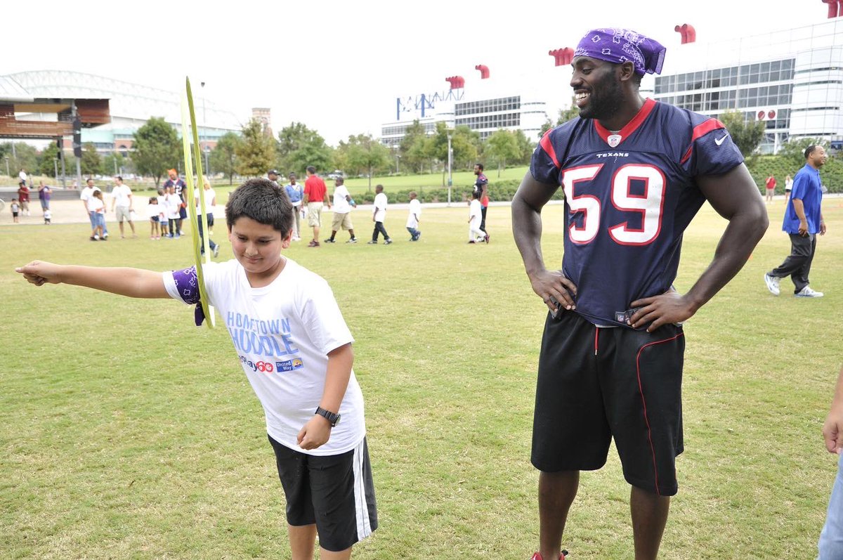 texanscare's tweet photo. From the start of his rookie year in 2012, @Merci380 made giving back a priority. #AlwaysATexan https://t.co/JkyStSoils