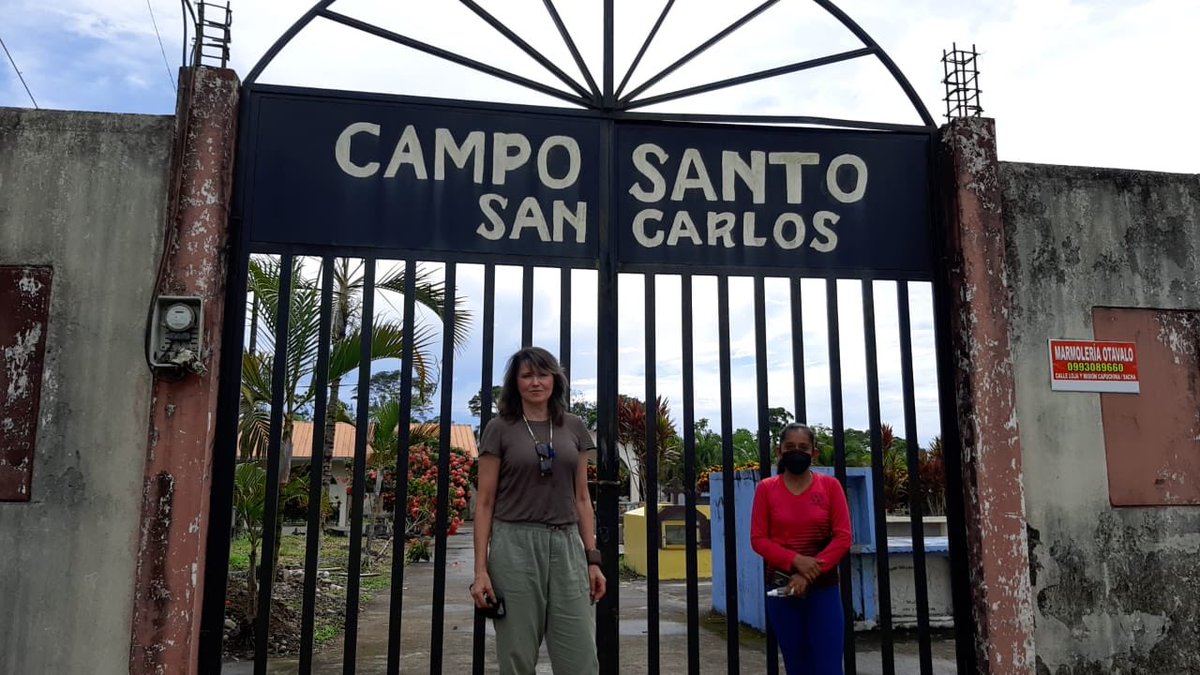 RealLucyLawless's tweet photo. I’m here at San Carlos Cemetery in Ecuador to visit the grave of nurse, Rosa Moreno who took care of the inordinate number of cancer patients in this polluted community before succumbing herself. These are the people Steven Donziger fought to protect. #freeDonziger https://t.co/QV78vW17iY