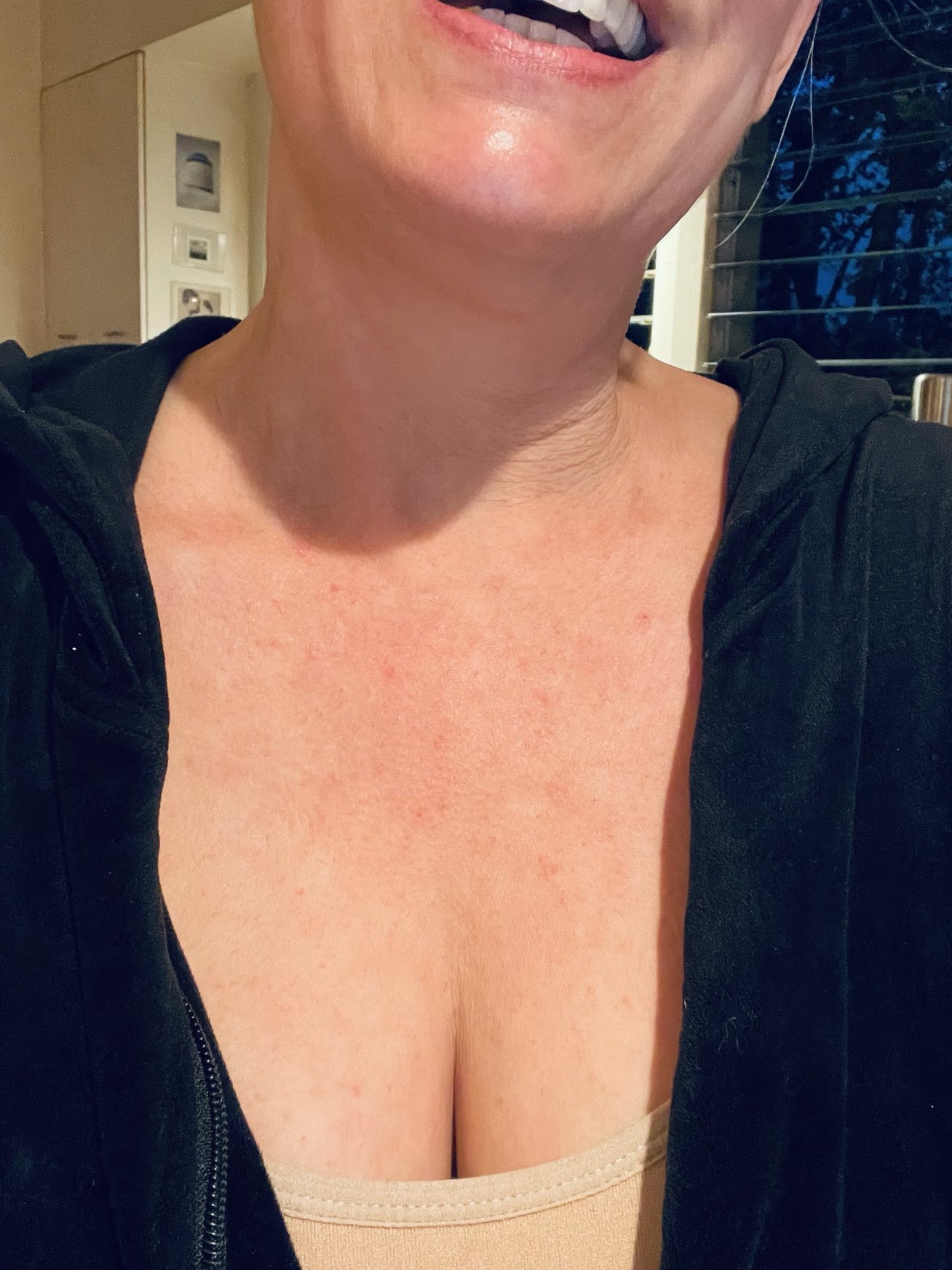 paget brewster on X: Hey, guys ! Please swap my probably bench warrant  arrest jury duty tweet with this pic of my cleavage in a sports bra and no  makeup. t.coFu5I5dVgZw 