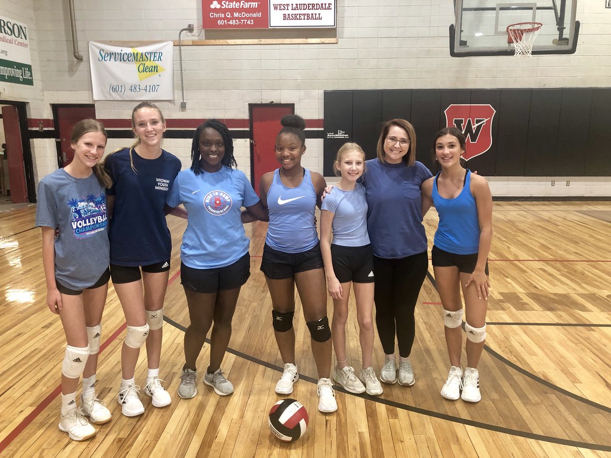 WLVolley's tweet photo. We had a blast at our junior high end of the season celebration! Siblings and parents joined in to play, and congrats to the black team for being the champs! https://t.co/6y3EMh6M4X