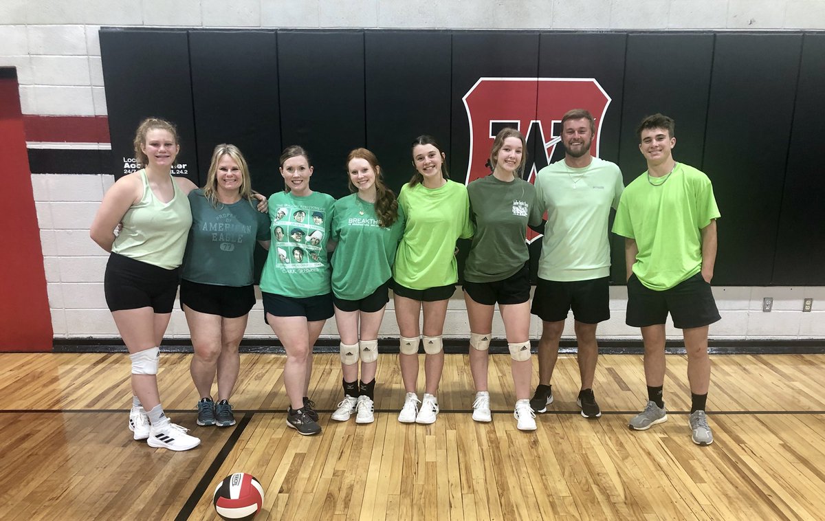 WLVolley's tweet photo. We had a blast at our junior high end of the season celebration! Siblings and parents joined in to play, and congrats to the black team for being the champs! https://t.co/6y3EMh6M4X