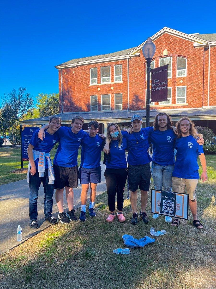 presbycollege's tweet photo. What a fun afternoon filled with service! Some of our Blue Hose went off campus to various service sites throughout Laurens County while others joined with our community to teach more about health, fitness, and wellness! 💪💙#WhileWeLiveWeServe #PCInaugurationWeek https://t.co/zKcYYiC1hB
