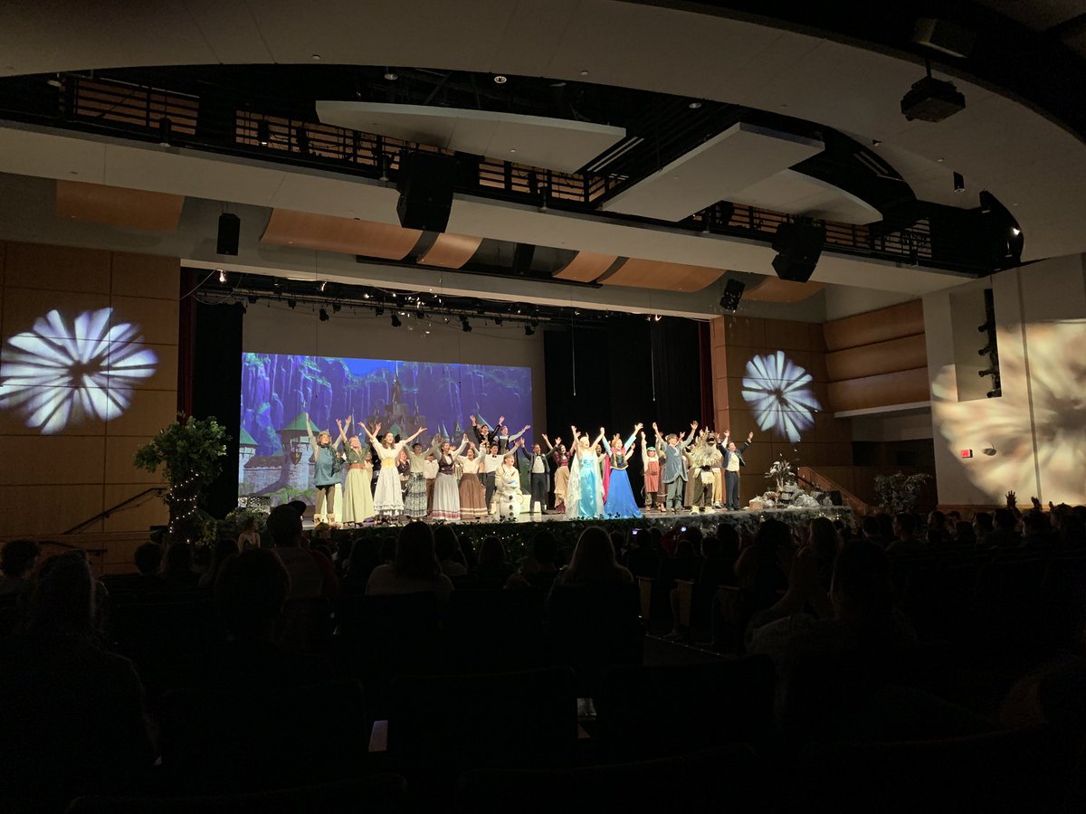 GCISDFineArts's tweet photo. Wow! What a fantastic performance of Frozen by our GHS Theater! Congratulations to all the students and their teachers, Carla Reasoner and Emily Nalepa. You don’t want to miss this show! Go to https://t.co/JWQRkpjHkG for tickets! https://t.co/5EoBvPgCh5